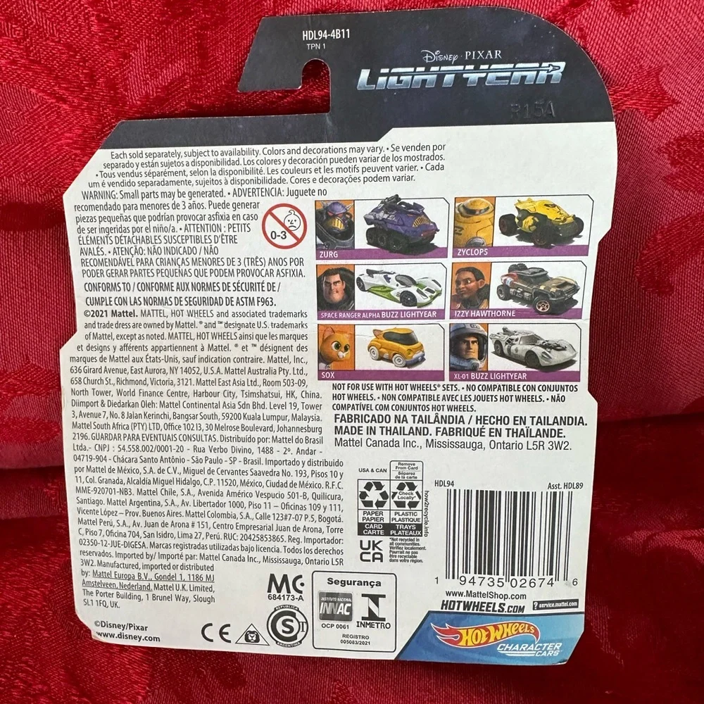 Hot Wheels Disney Pixar IZZY HAWTHORNE character car vehicle
